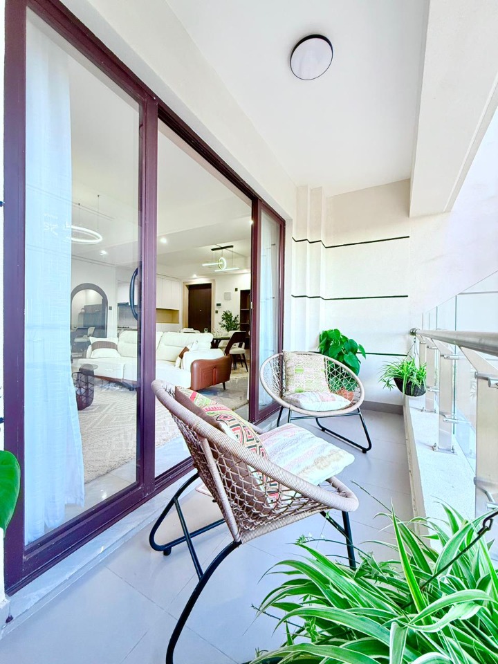 TO LET: FURNISHED 2 BEDROOM APARTMENT IN RIVERSIDE