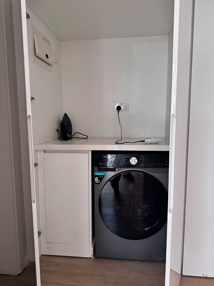 2 BEDROOM FURNISHED APARTMENT –LAVINGTON