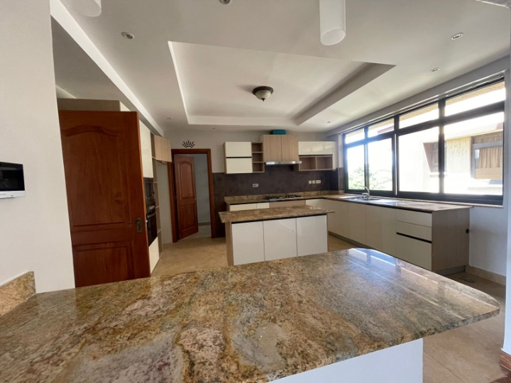 UNFURNISHED 4 BEDROOM DUPLEX APARTMENT TO LET IN RIVERSIDE