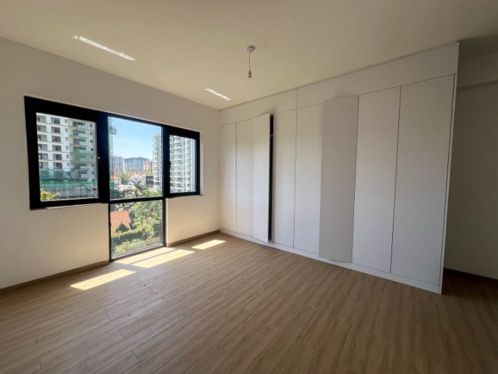 UNFURNISHED 3 BEDROOM APARTMENT TO LET– LAVINGTON