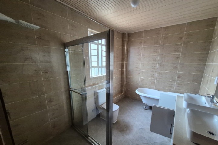 5 BEDROOM MANSION+ DSQ TO LET – RUNDA
