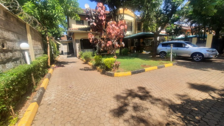 4 Bedroom House To Let – Lavington