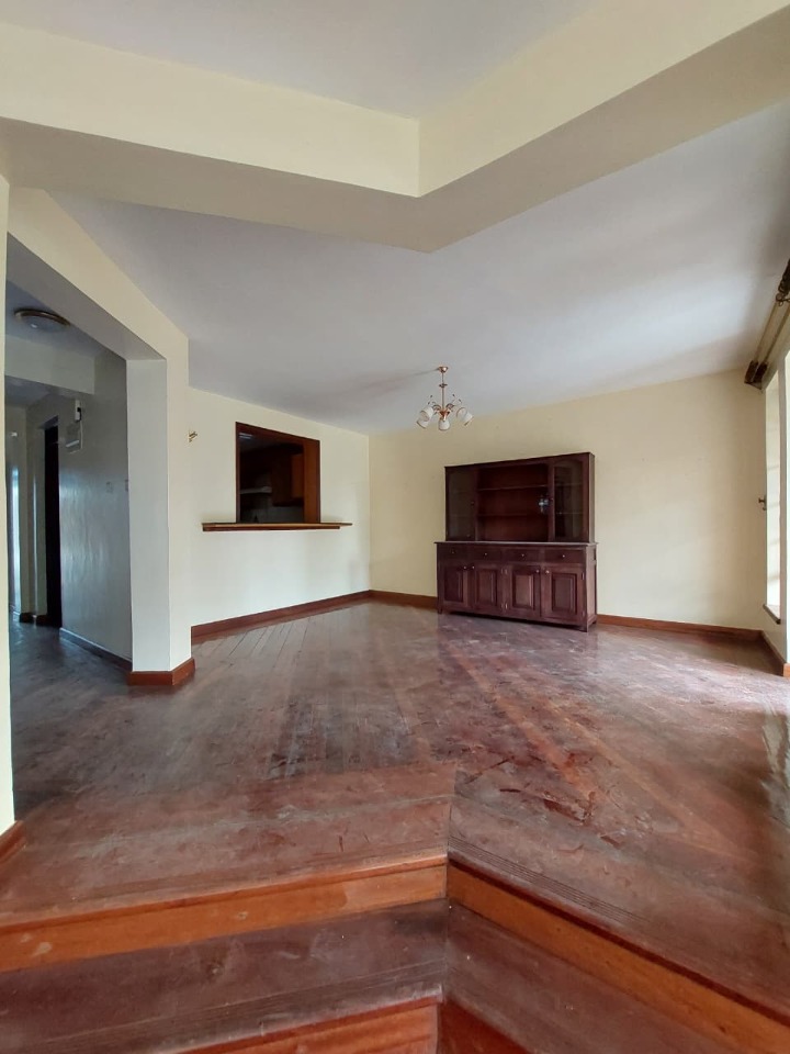 5 BEDROOM VILLA TO LET – LAVINGTON