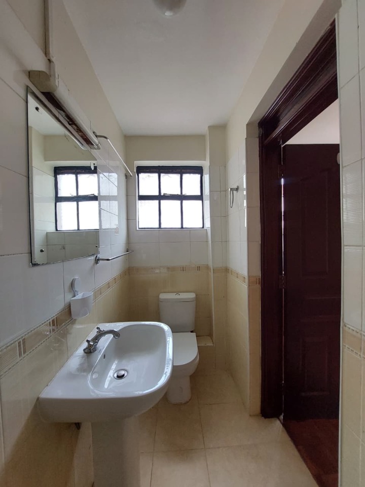 5 BEDROOM VILLA TO LET – LAVINGTON