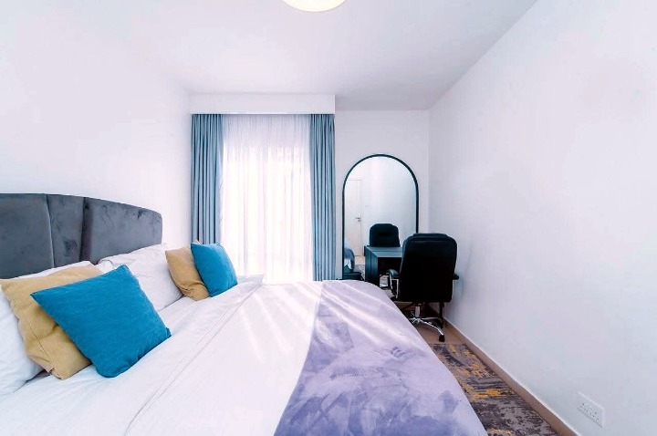FURNISHED & SERVICED 1-BEDROOM APARTMENT TO LET - LAVINGTON