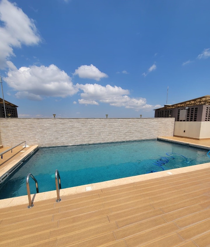 LAVINGTON - 4 Bedroom Duplex with DSQ To Let