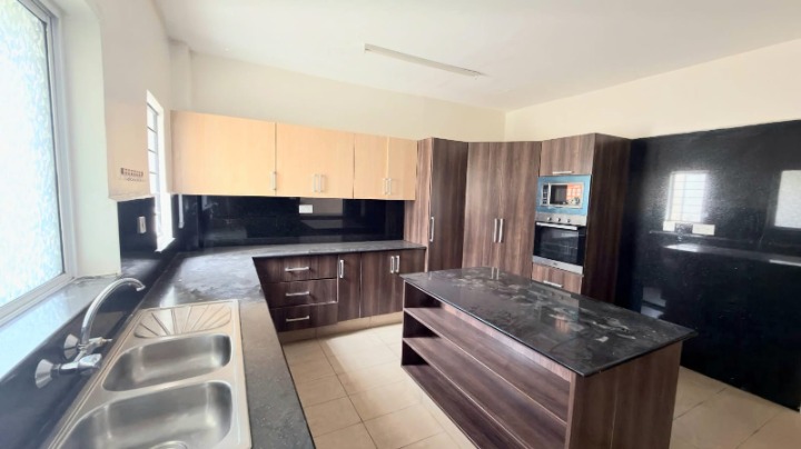 KILIMANI- 2 BEDROOM + DSQ APARTMENT TO LET