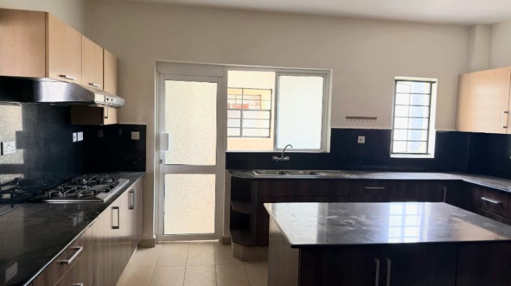 KILIMANI- 2 BEDROOM + DSQ APARTMENT TO LET