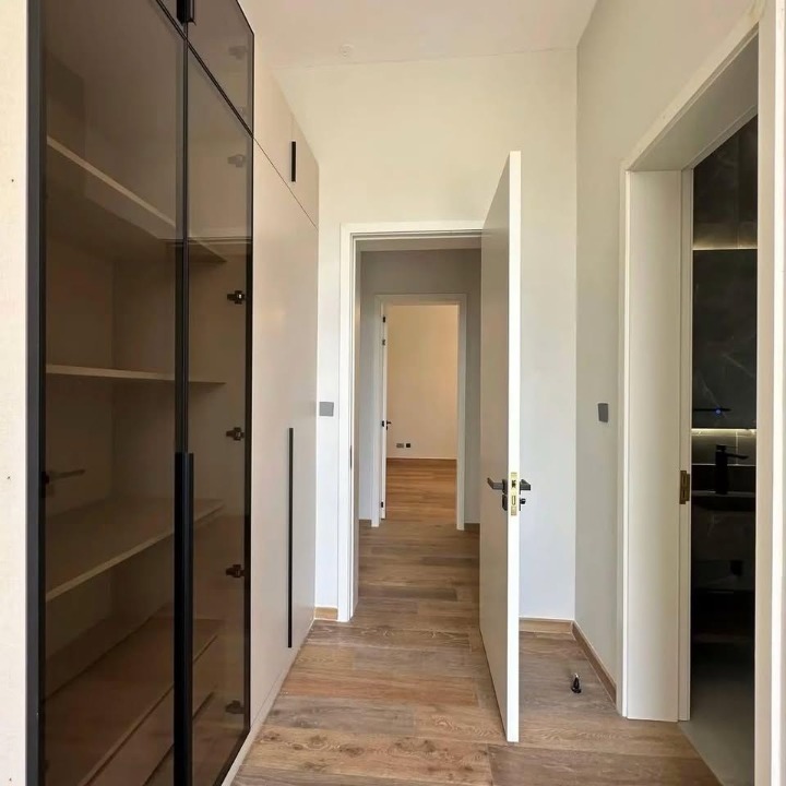 RUNDA - 5 BEDROOM TOWNHOUSE WITH DSQ FOR RENT