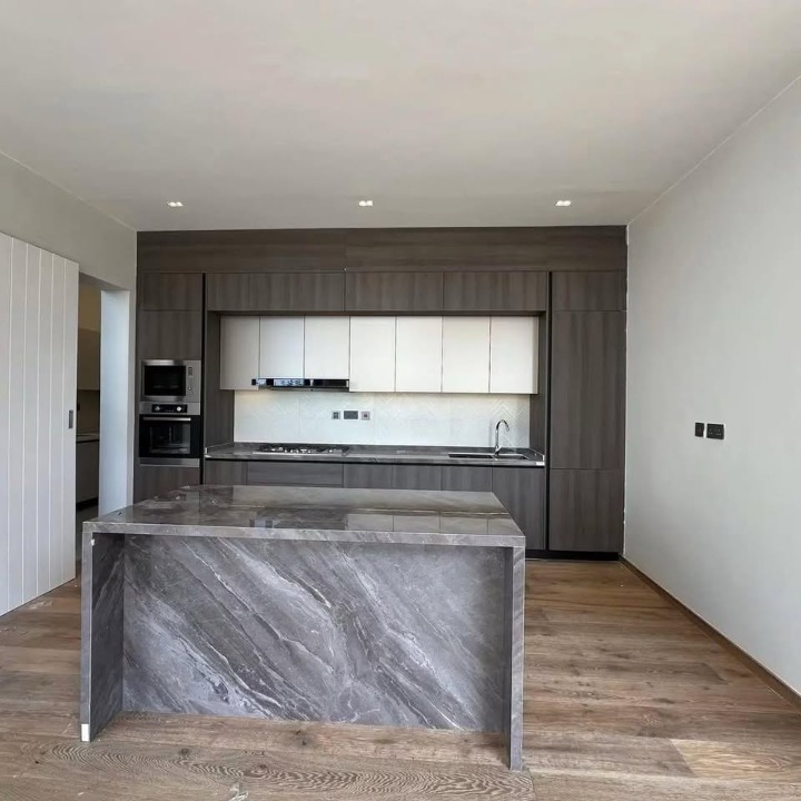 RUNDA - 5 BEDROOM TOWNHOUSE WITH DSQ FOR RENT