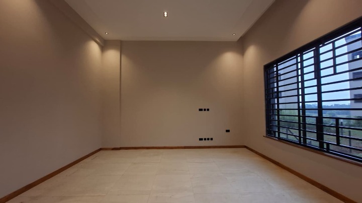 LORESHO | 4 BEDROOM GARDEN APARTMENT+ DSQ TO LET