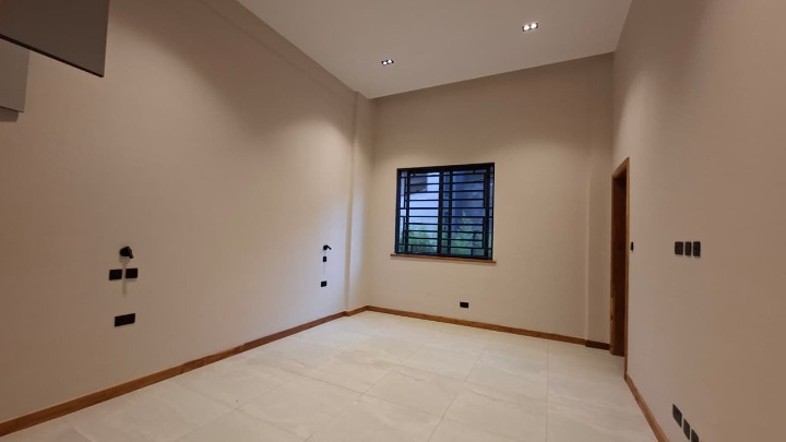 LORESHO | 4 BEDROOM GARDEN APARTMENT+ DSQ TO LET
