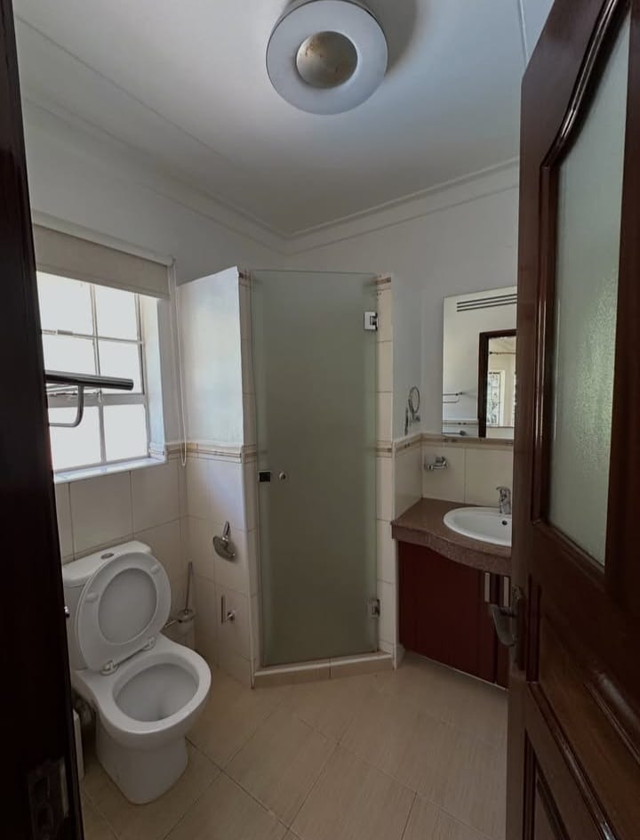 5-Bedroom Townhouse To Let - Rosslyn