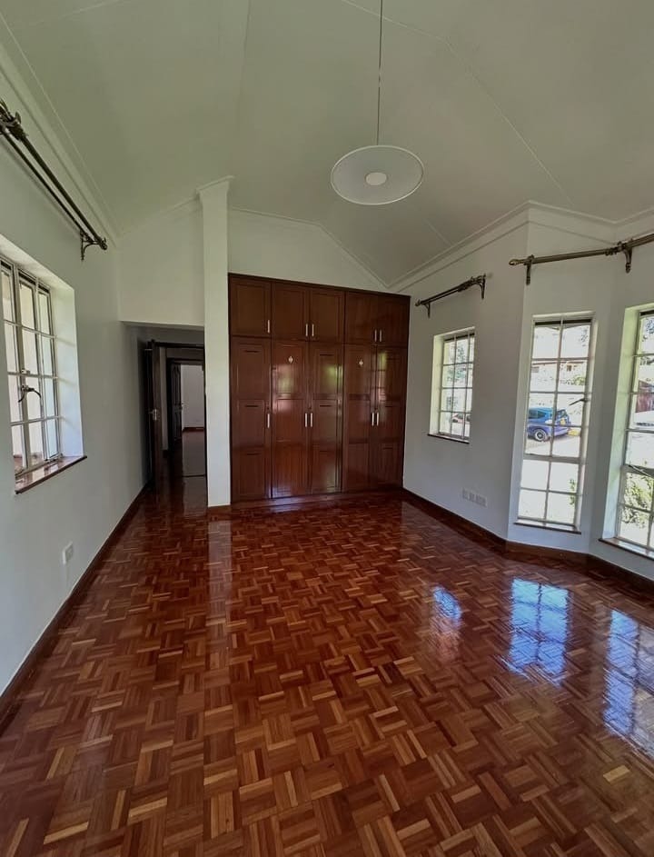 5-Bedroom Townhouse To Let - Rosslyn