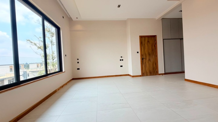 4 BEDROOM PENTHOUSE FOR RENT – LORESHO