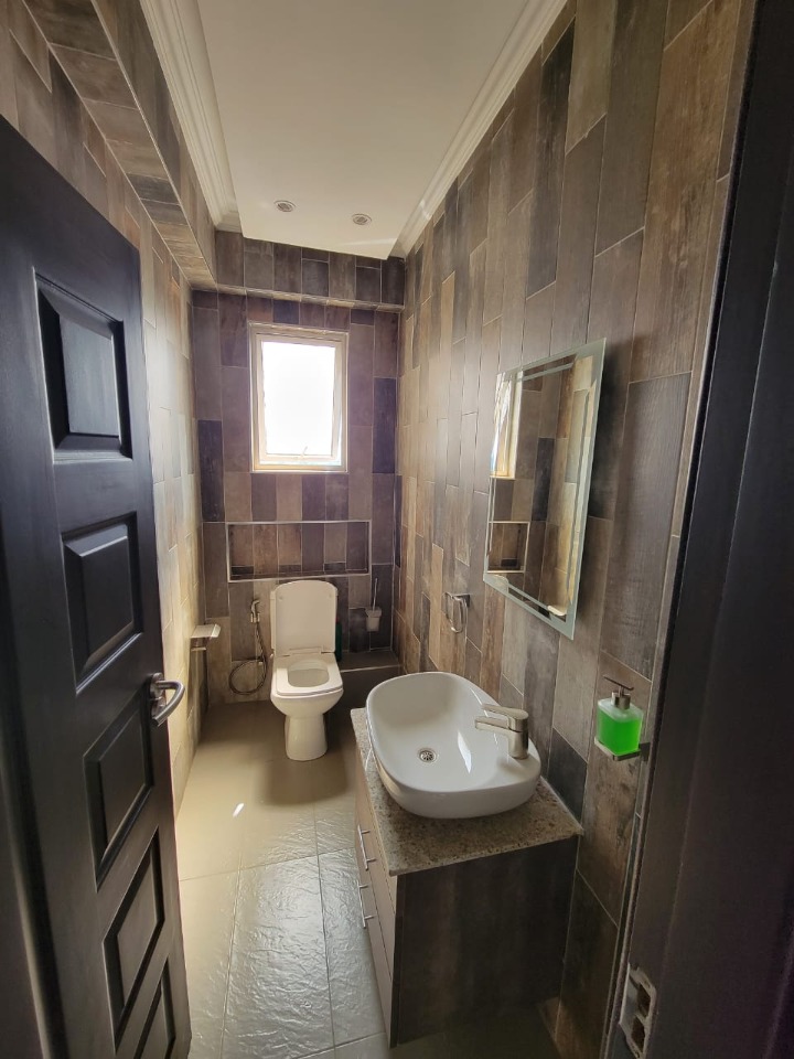 WESTLANDS –FURNISHED 2 BEDROOM APARTMENT + TO LET