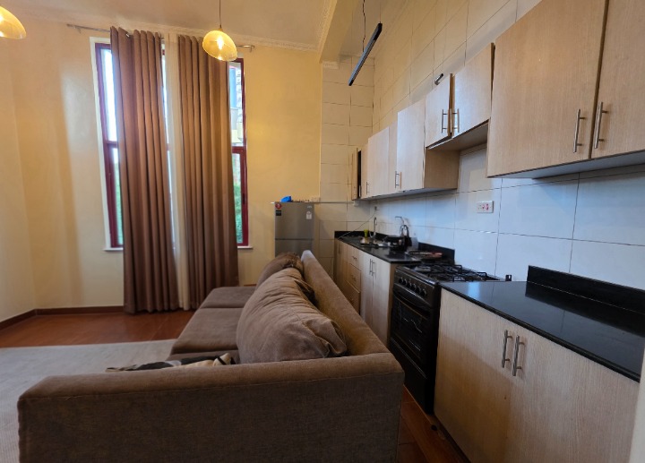 Luxury 5-Bedroom Home in Redhill