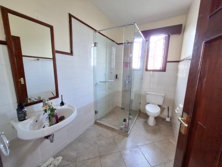 4 BEDROOM HOUSE FOR RENT - LAVINGTON