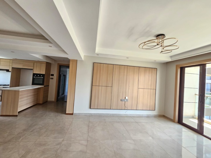 3-BEDROOM UNFURNISHED APARTMENT FOR RENT - RIVERSIDE