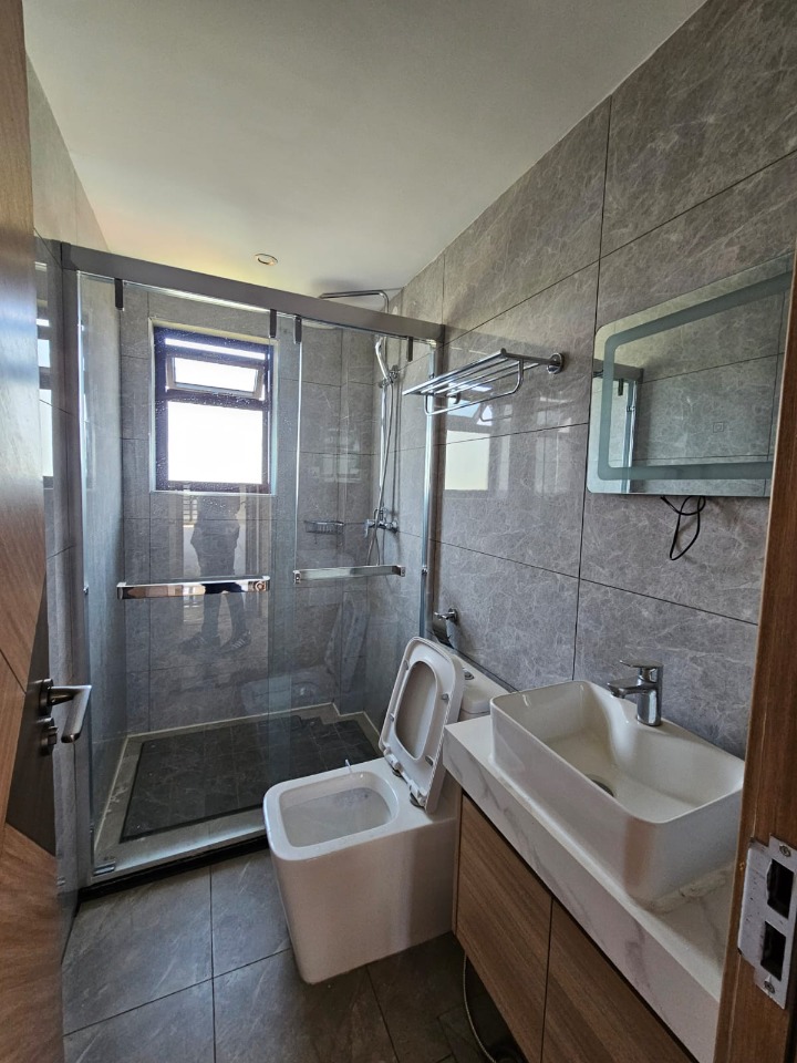 3-BEDROOM UNFURNISHED APARTMENT FOR RENT - RIVERSIDE