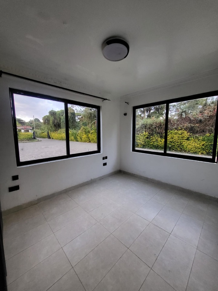 3BEDROOM UNFURNISHED GUESTWING FOR RENT - RUNDA