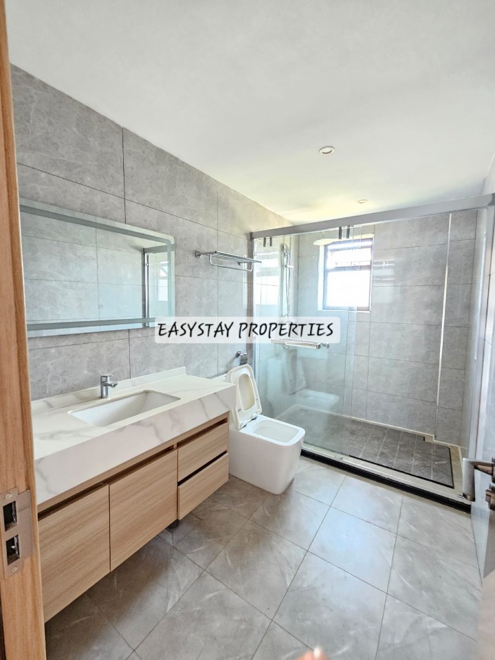 3 BEDROOM UNFURNISHED APARTMENT FOR RENT - RIVERSIDE