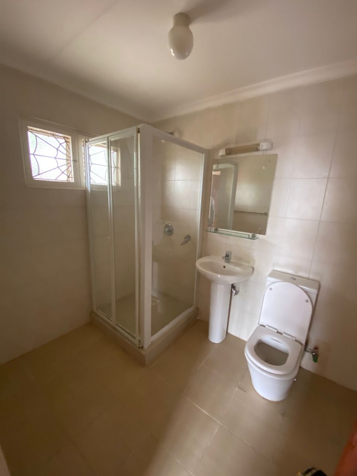 5 BEDROOM FAMILY HOME TO LET - NYARI
