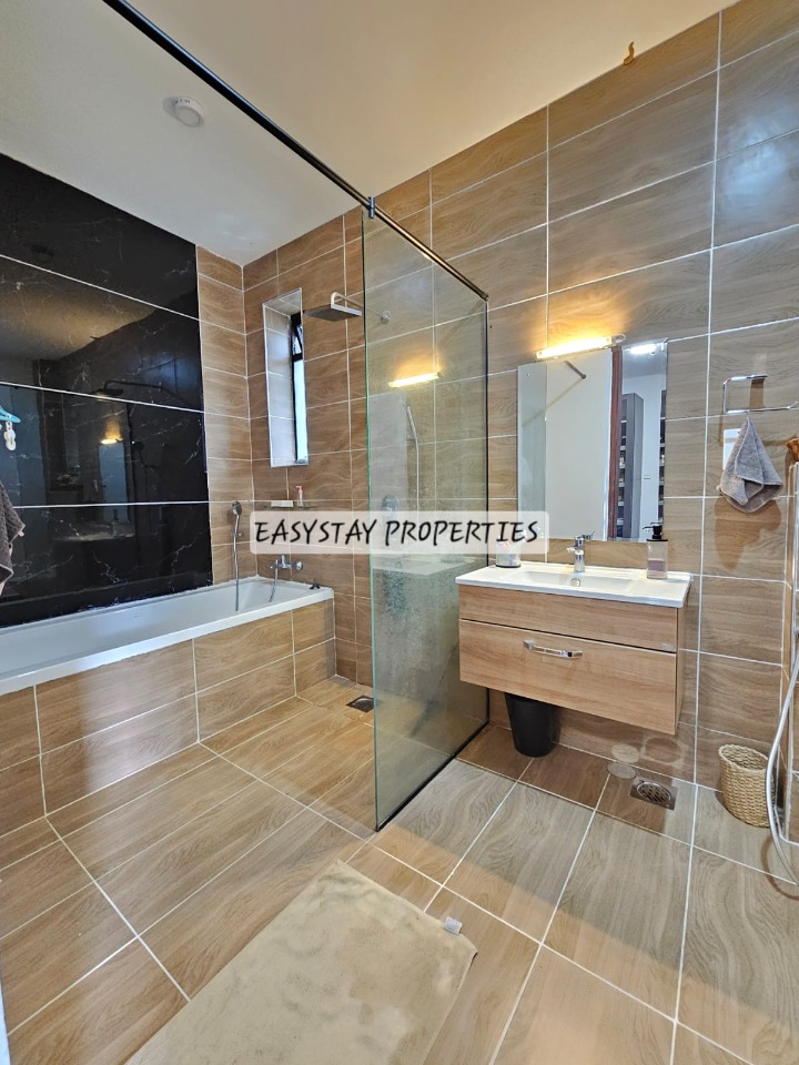 4 BEDROOM TOWN HOUSE FOR RENT – KITISURU
