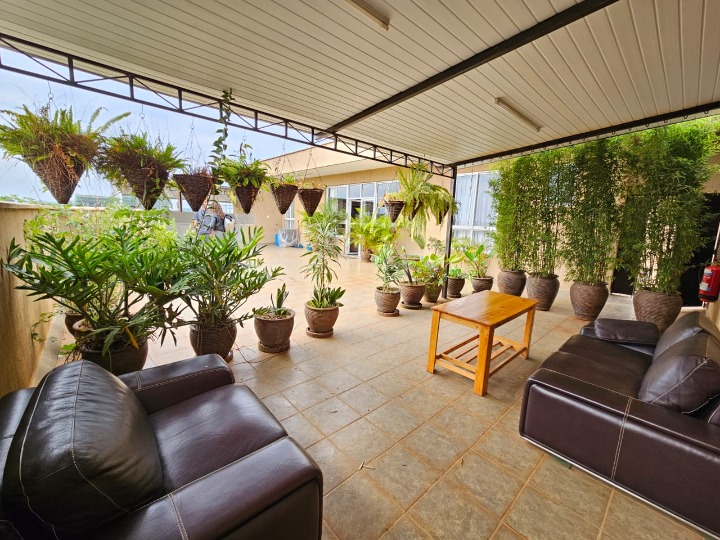 FURNISHED 1 BEDROOM PENTHOUSE TO LET– RIVERSIDE