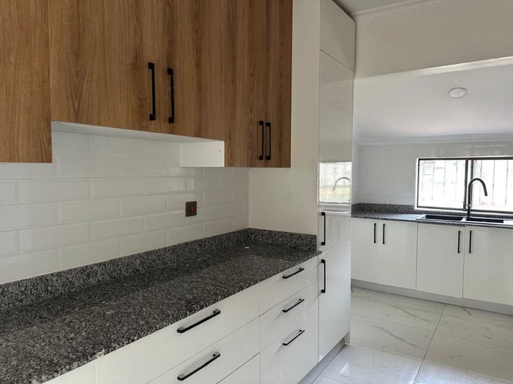 OLD MUTHAIGA | 3-BEDROOM COLONIAL BUNGALOW TO LET