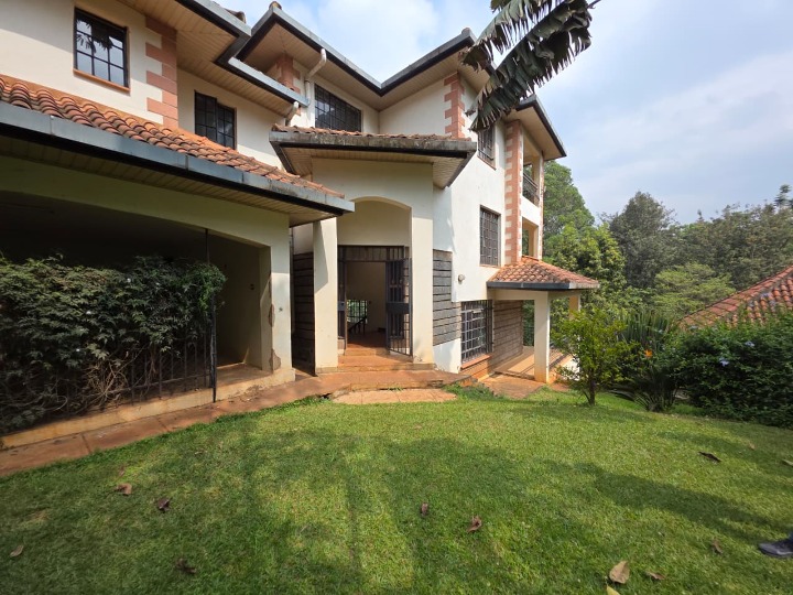 4 BEDROOM TOWNHOUSE TO LET - OLD KITISURU