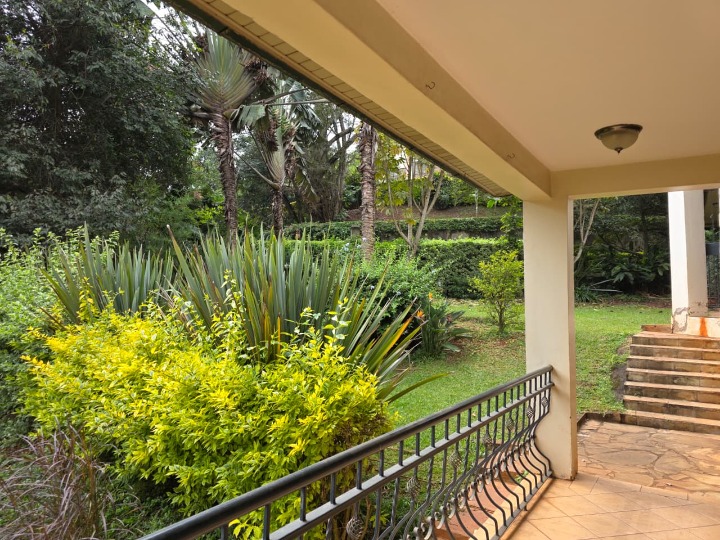 4 BEDROOM TOWNHOUSE TO LET - OLD KITISURU