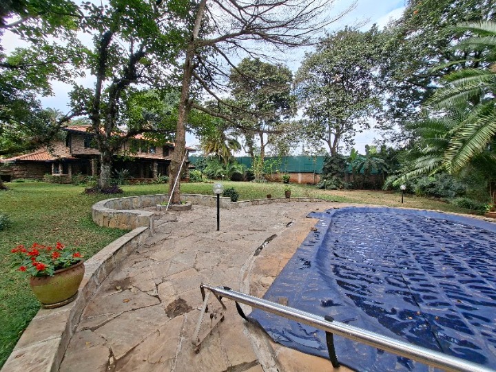 5-BEDROOM TOWNHOUSE FOR RENT | RUNDA