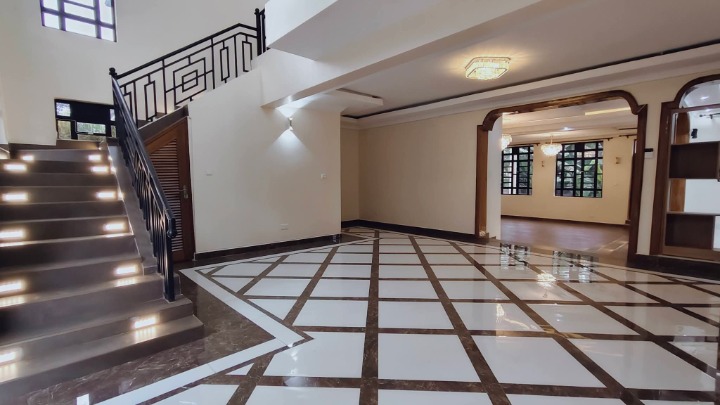 6-Bedroom House for Rent - New Kitisuru
