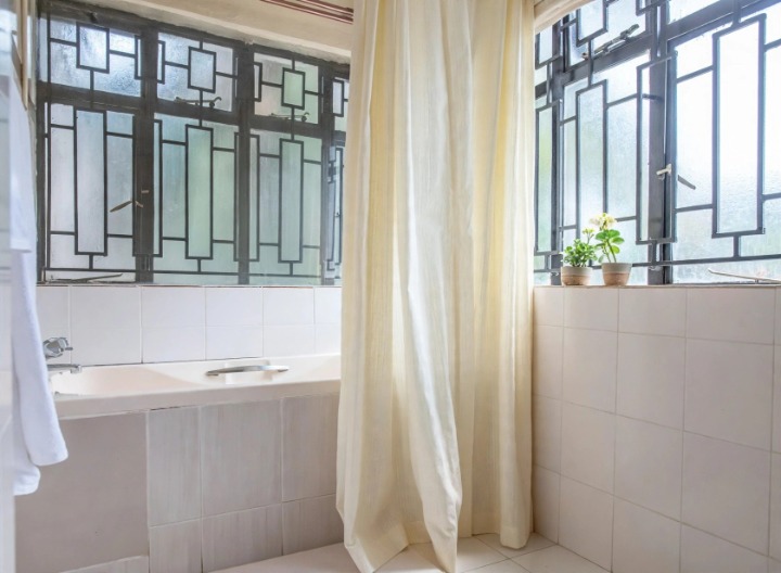 5-BEDROOM FURNISHED RESIDENCE TO LET - RUNDA