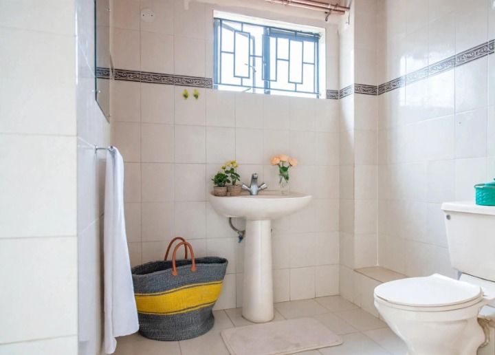 5-BEDROOM FURNISHED RESIDENCE TO LET - RUNDA