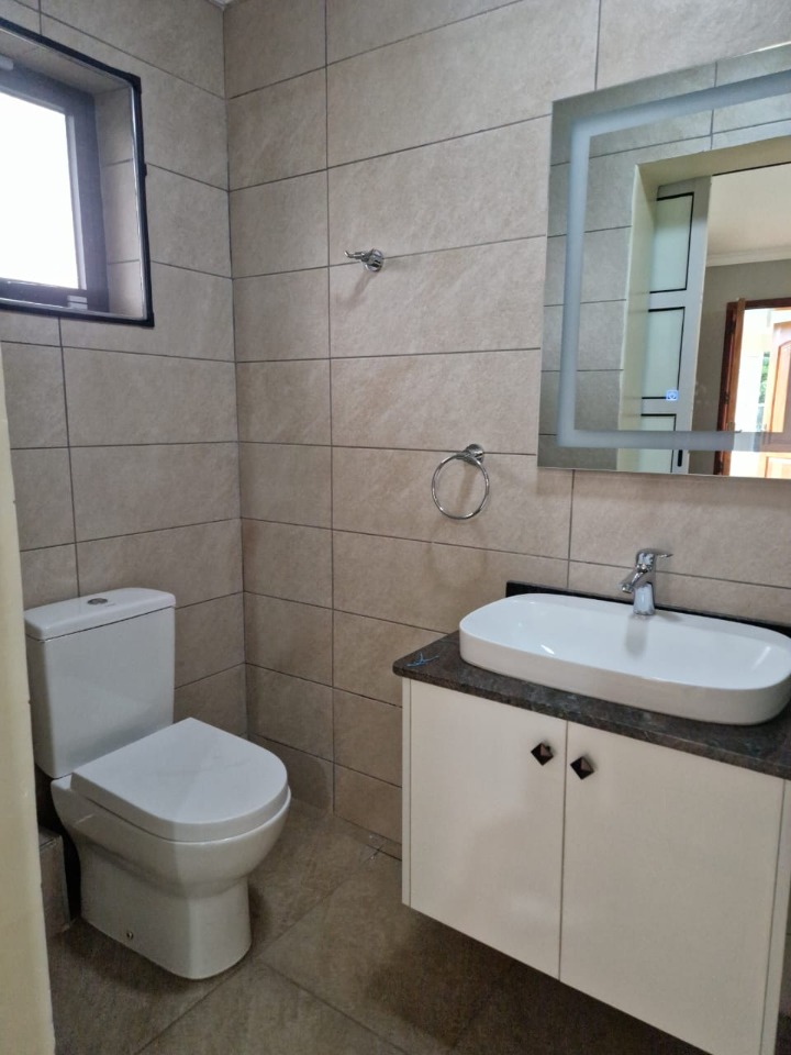 4-BEDROOM TOWNHOUSE TO LET - LAVINGTON