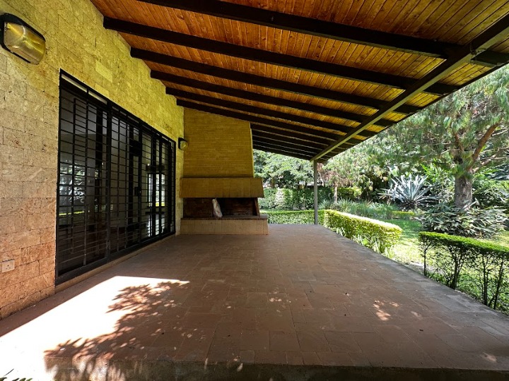 4-BEDROOM HOUSE TO LET - RUNDA