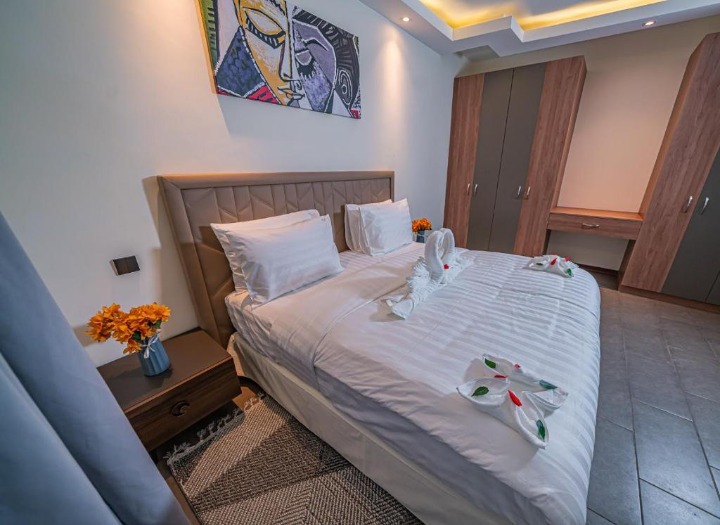 SPRING VALLEY – FURNISHED 3 BEDROOM DUPLEX APARTMENT TO LET