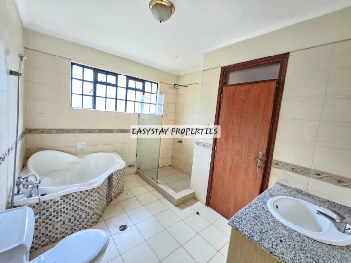 4-BEDROOM TOWNHOUSE TO LET - OLD KITISURU