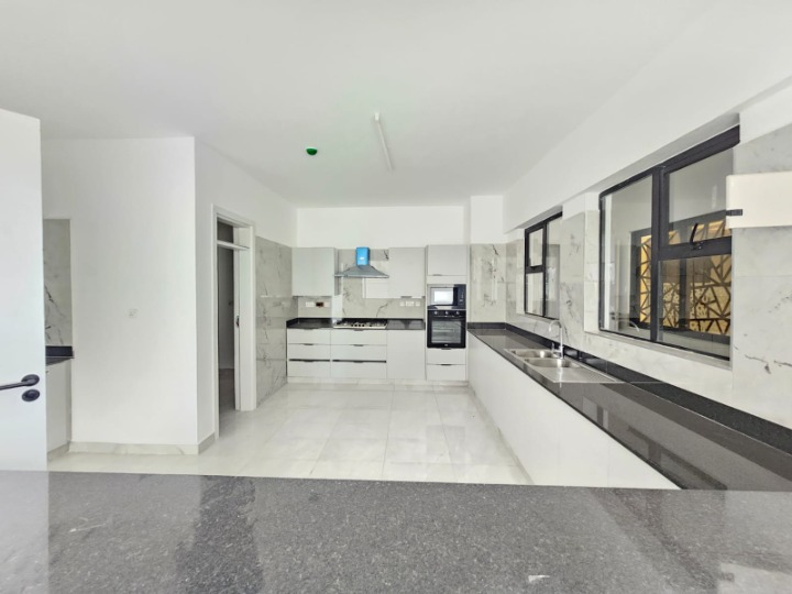UNFURNISHED 3 BEDROOM APARTMENT TO LET – WESTLAND