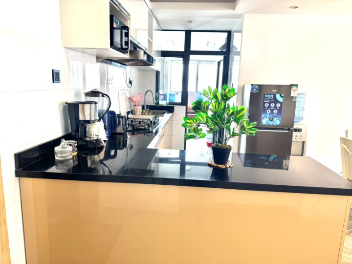FURNISHED 3-BEDROOM APARTMENT TO LET - LAVINGTON