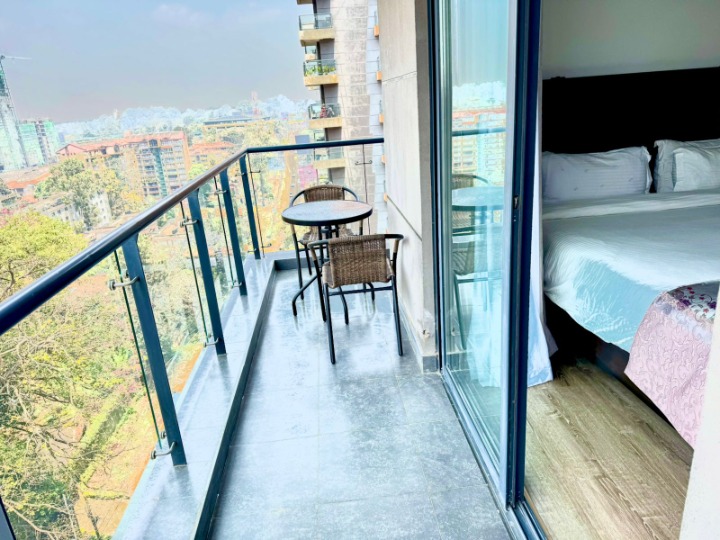 FURNISHED 3-BEDROOM APARTMENT TO LET - LAVINGTON