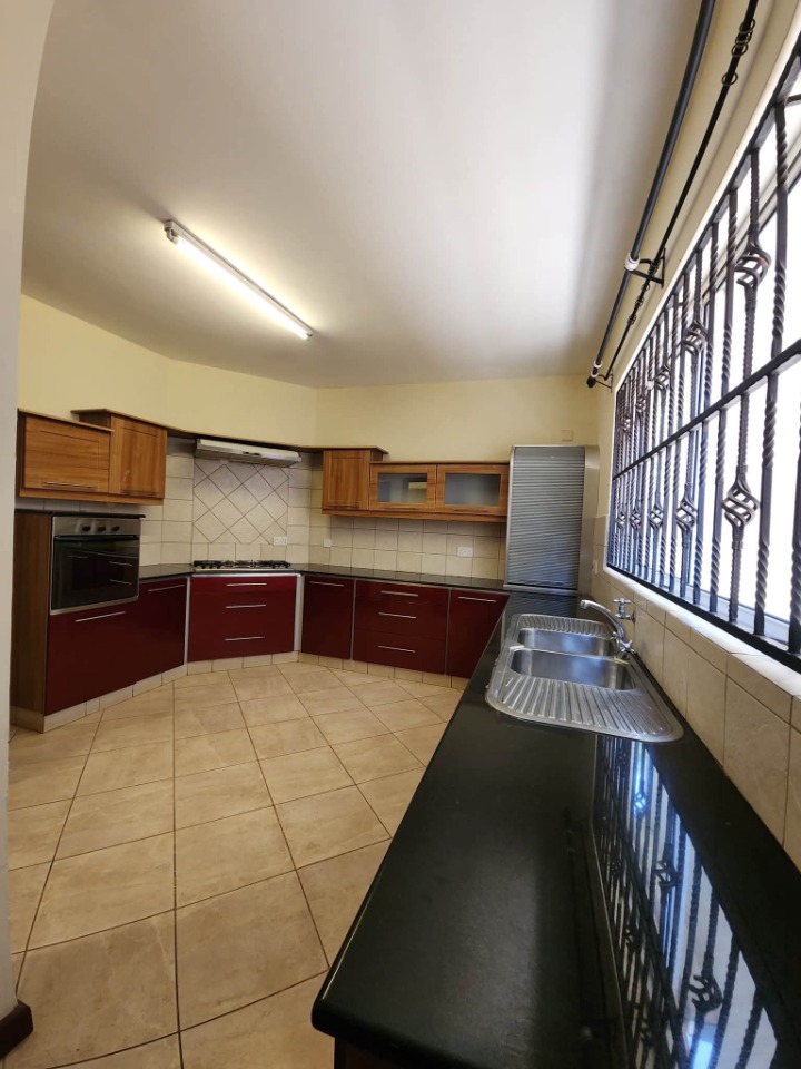5-BEDROOM TOWNHOUSE FOR RENT - WESTLANDS