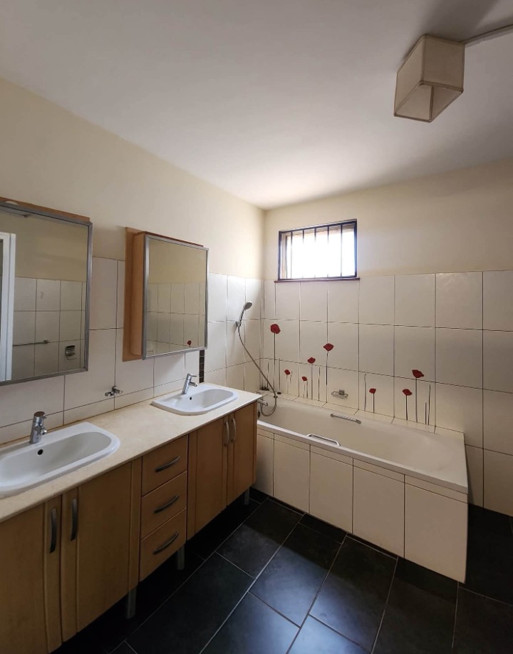 5-BEDROOM TOWNHOUSE FOR RENT - WESTLANDS