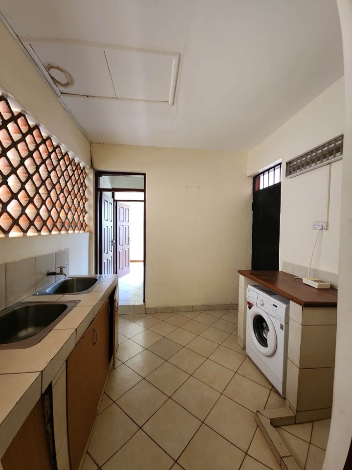 5-BEDROOM TOWNHOUSE FOR RENT - WESTLANDS