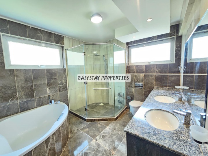 4 BEDROOM APARTMENT TO LET - RIVERSIDE