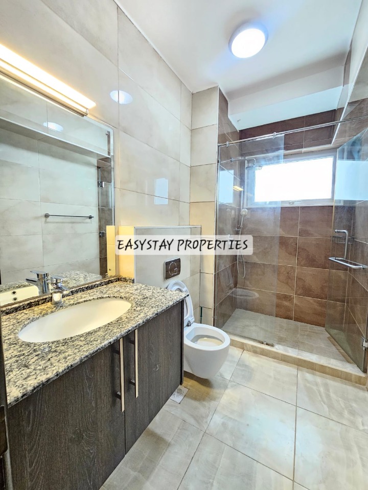4 BEDROOM APARTMENT TO LET - RIVERSIDE