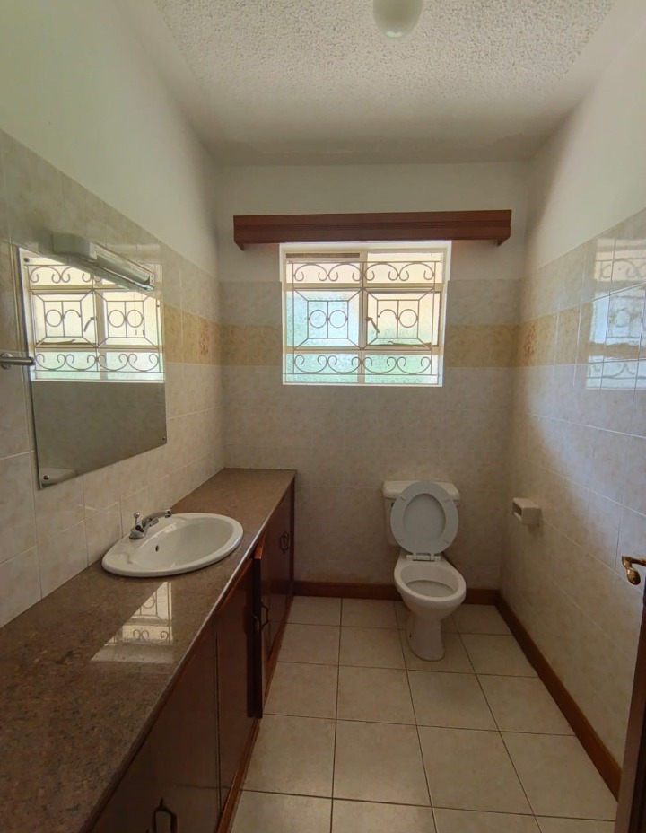 NYARI – 6 BEDROOM HOUSE TO LET