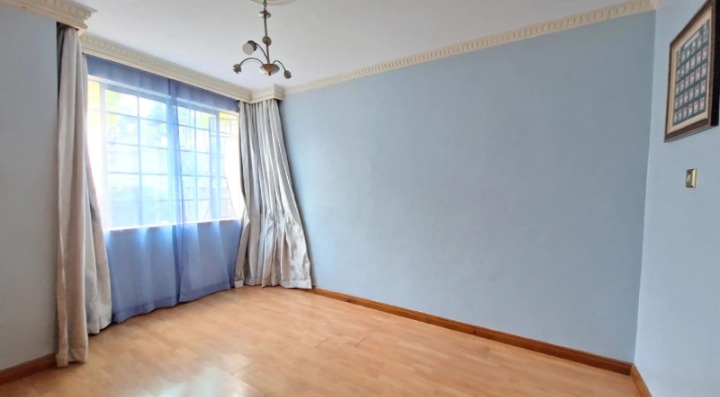 4 BEDROOM TOWNHOUSE TO LET - LAVINGTON